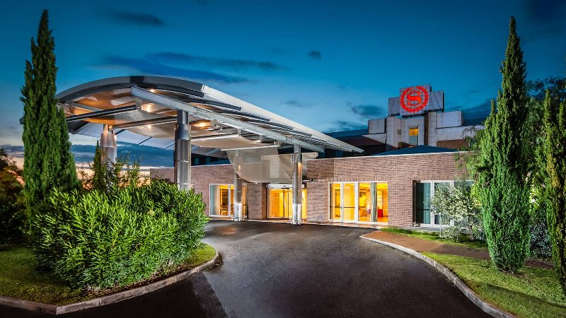 Exterior-Building-3-Sheraton-Golf